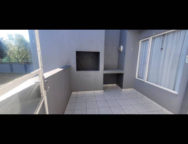 2 BEDROOM TOWNHOUSE FOR SALE IN MULBARTON